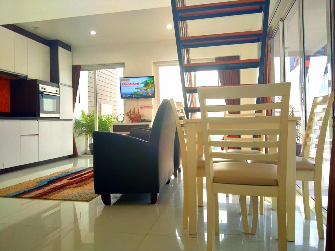 Family Residence Pattaya Buitenkant foto